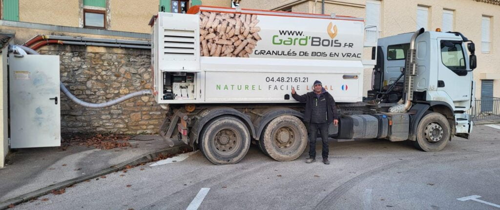 Camion souffleur de granulés en vrac